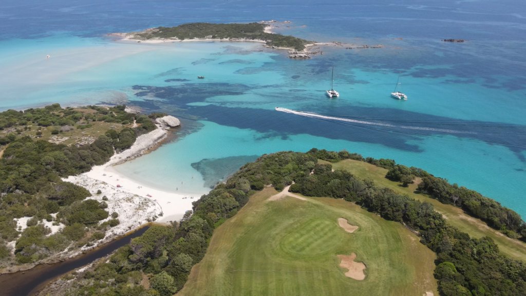 sperone_golf_club_plage_grande_sperone.jpg